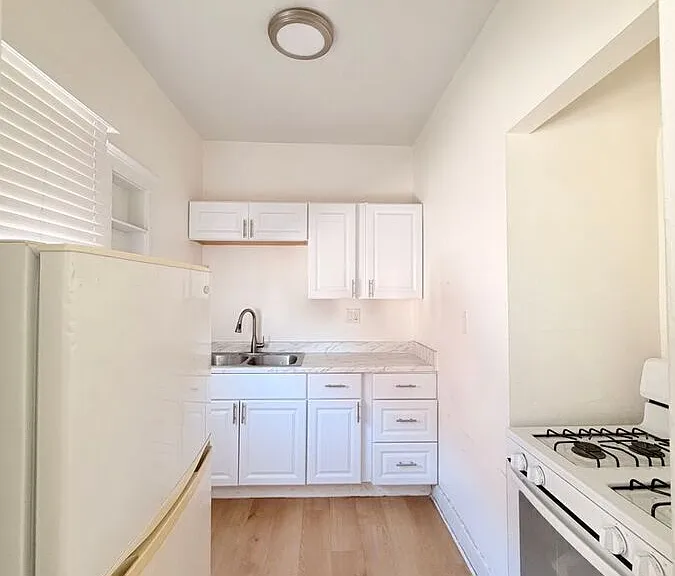 5617 La Mirada Ave — Photo 4