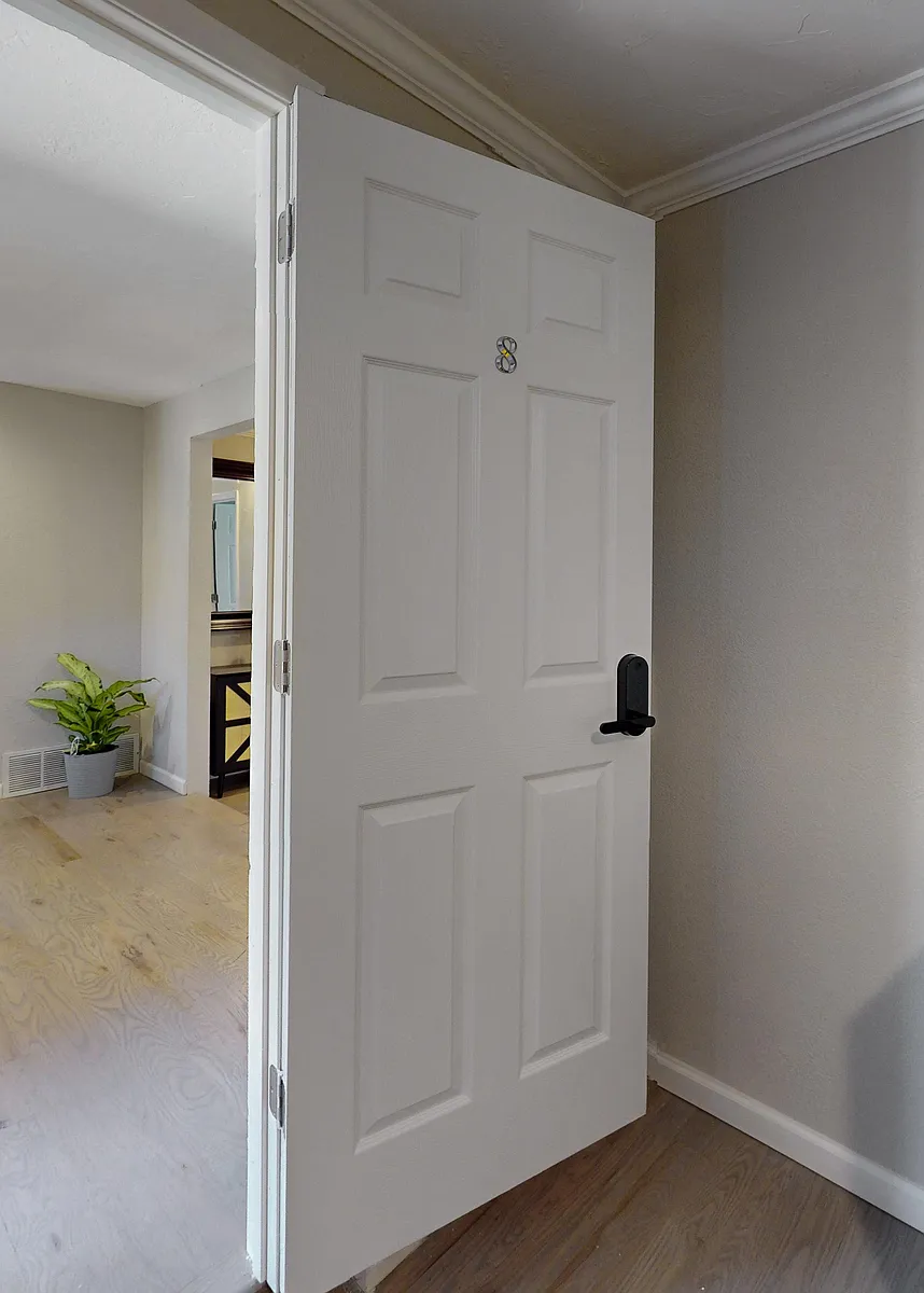 Door 8 - Oak Valley Dr