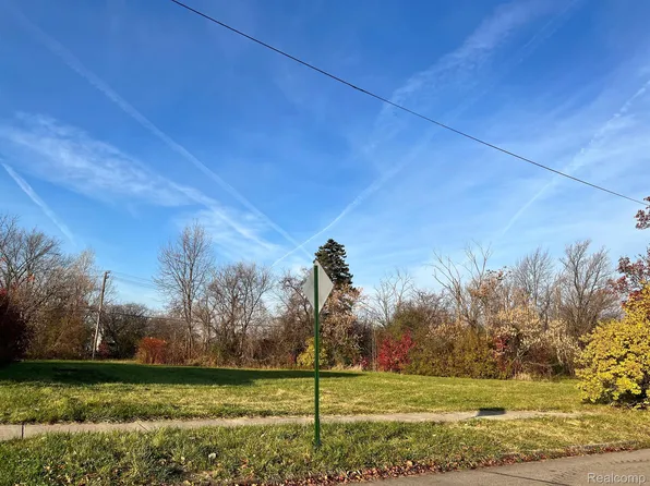 3967 17th St, Detroit, MI 48208