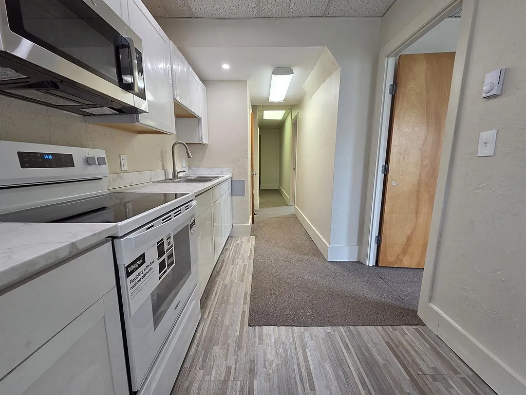 2 bed, 1.0 bath, 1400 sqft, $2,500 — Photo 4