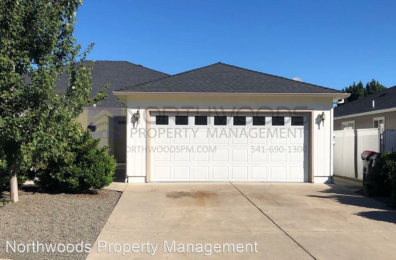 827 Columbine Way photo 1