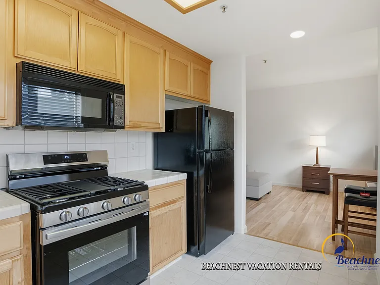 940 W Cliff Dr #ADU — Photo 8