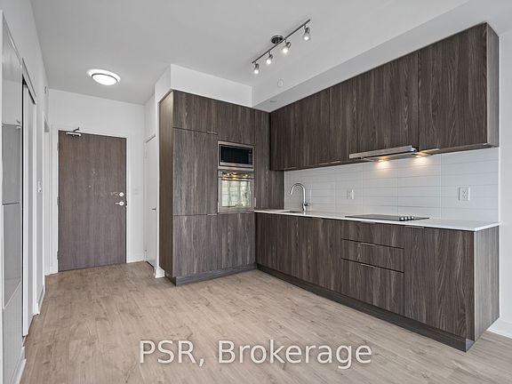 5th image of 576 Front St W #1220