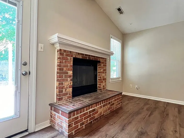 1594 Hummingbird Ln — Photo 12
