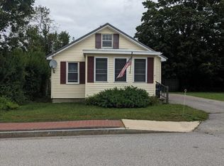 7 School St, Belmont, NH 03220