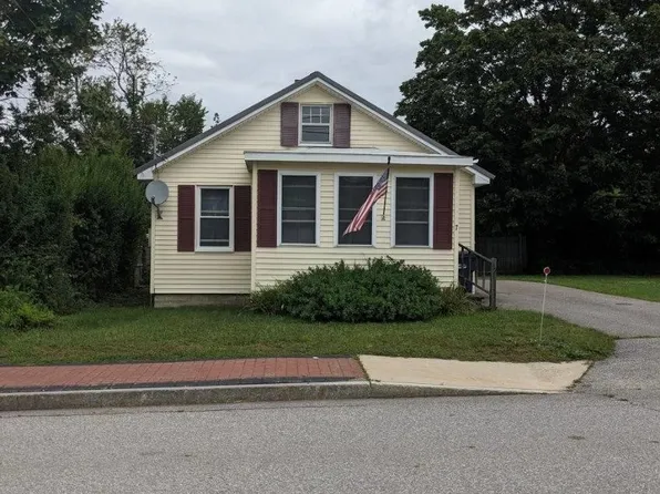 7 School Street, Belmont, NH 03220