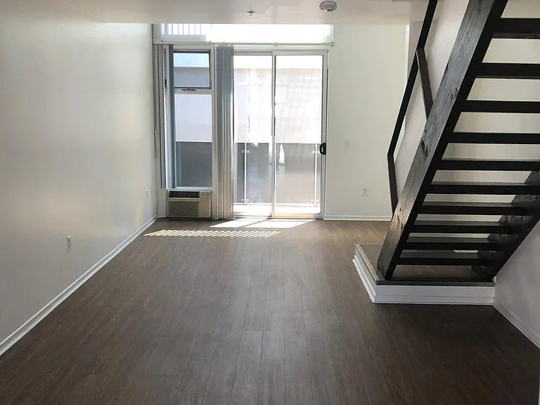 750 11th Ave #207 — Photo 2