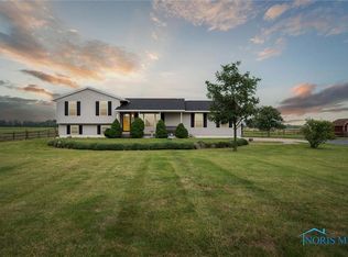 6662 Holcomb Rd, Pemberville, OH 43450