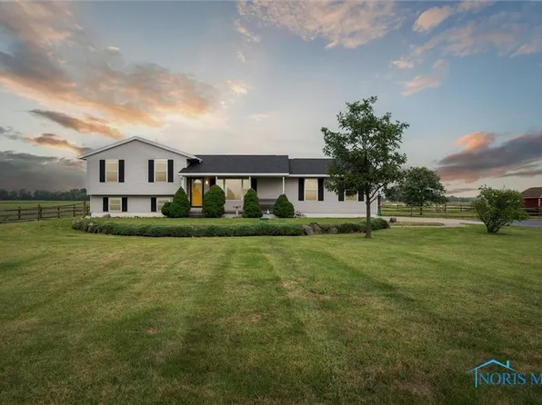 6662 Holcomb Rd, Pemberville, OH 43450