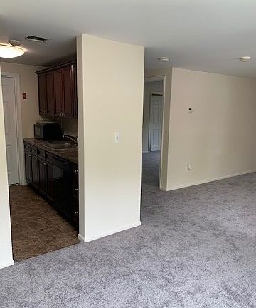 5th image of 191 Cambridge Dr