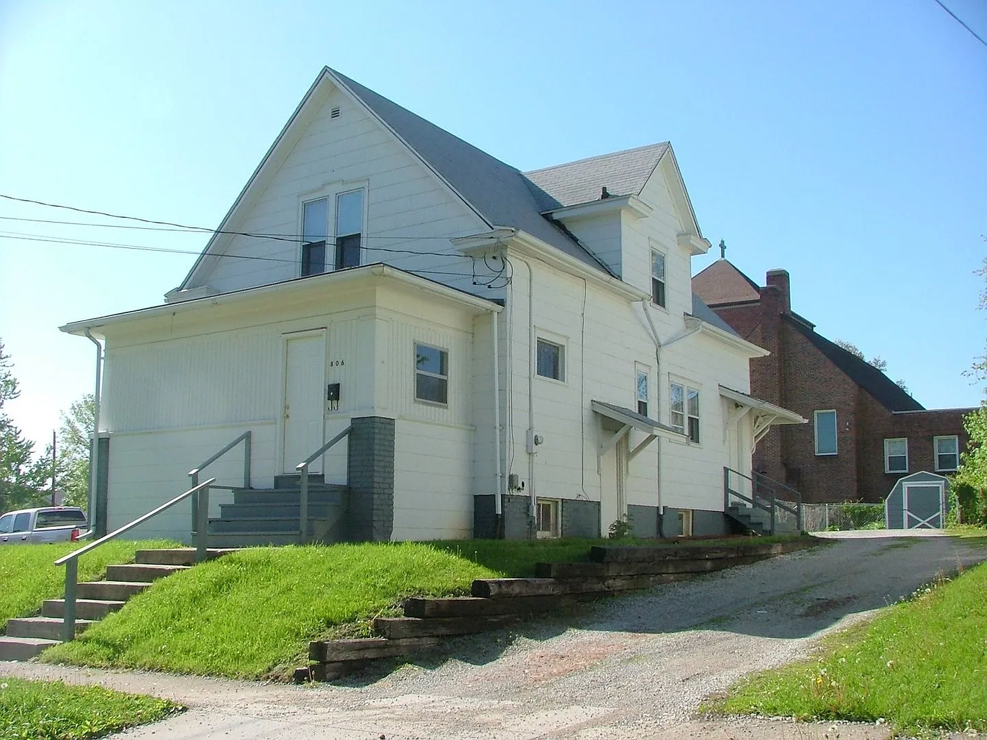 806 W Grove St photo 1