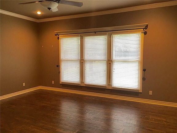 4th image of 2958 N Acadiana Ct