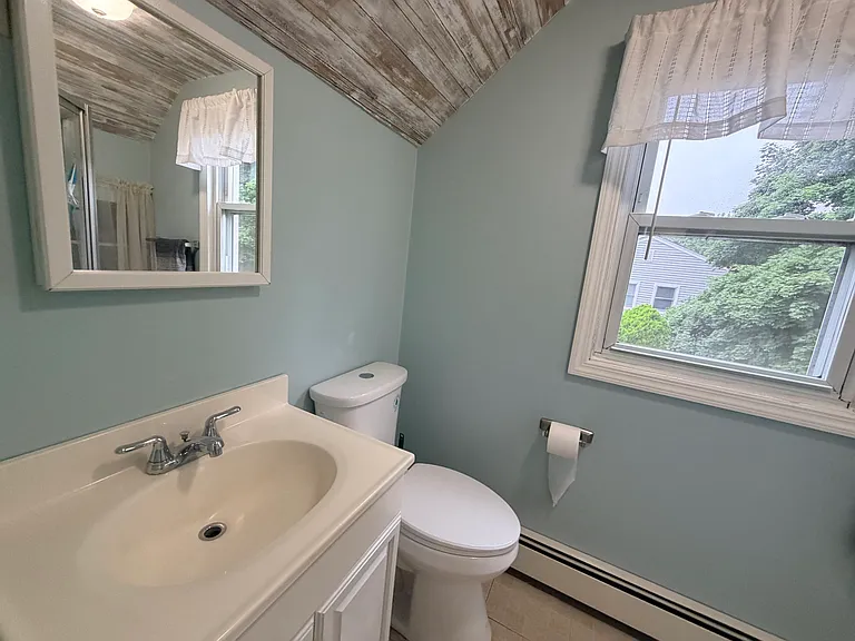 Maple Dr — Photo 9