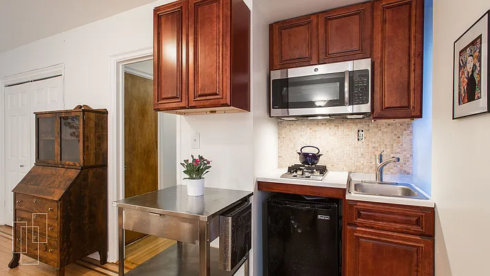 Sold by Garfield Realty  | media 16