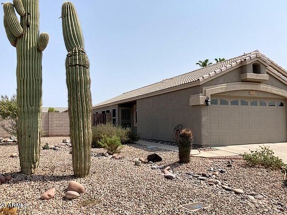 2nd image of 4704 E Desert Wind Dr