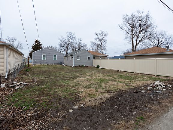 4th image of 2915 6th Ave