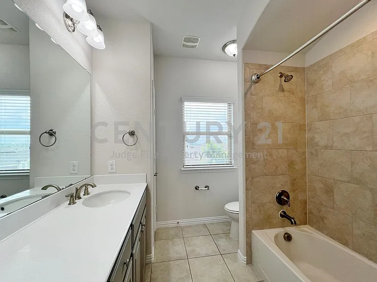 15201 Everly Ct — Photo 9
