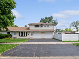 10955 Oak Ave, Chicago Ridge, IL 60415