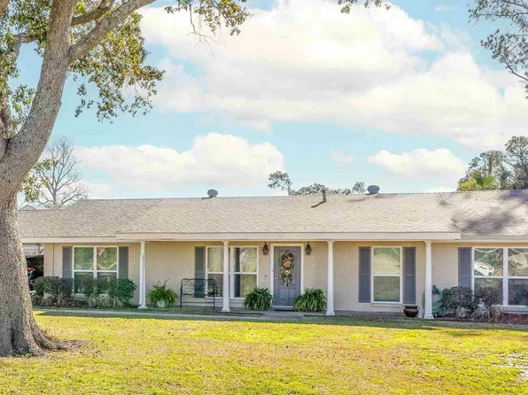 604 Fairway Dr, Thibodaux, LA 70301