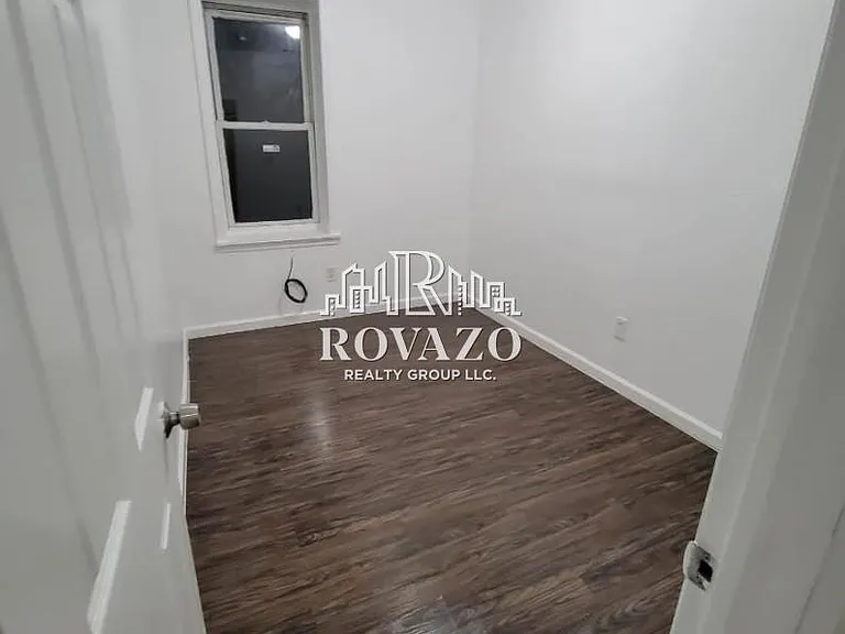 812 Clinton Ave #2 — Photo 4