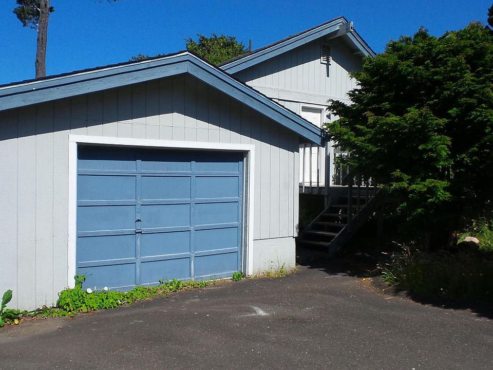 1st image of 6975 Salal Ave