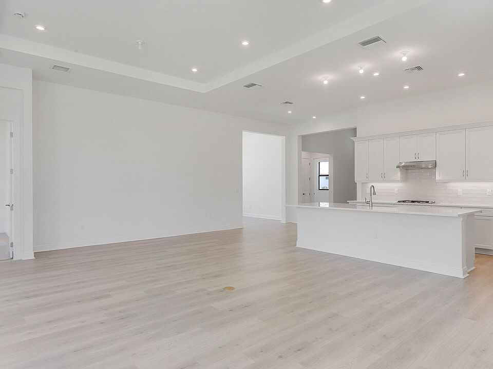 1st image of 2808 SE Ashfield Drive