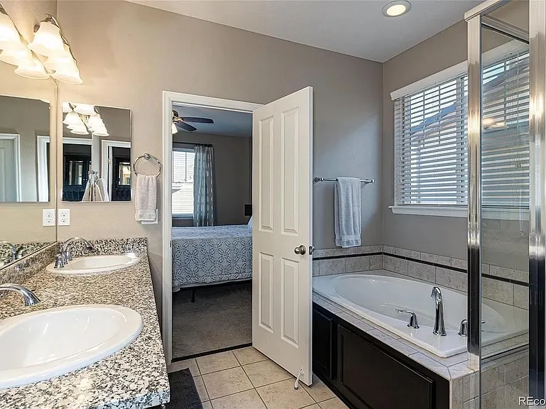 13716 Worthington Pl — Photo 17
