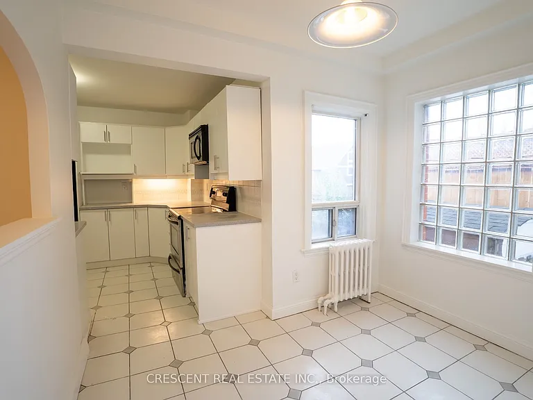 520 Prince Edward Dr N #MAIN — Photo 10