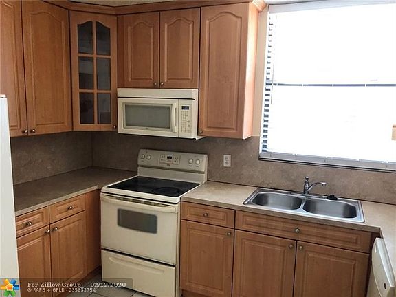 4th image of 8411 Forest Hills Dr APT 104