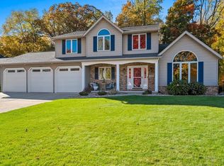 1000 Rolling Green Dr, Green Bay, WI 54313