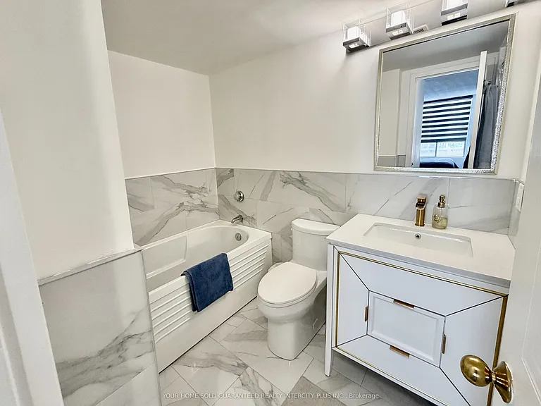 75 Ellen St #704 — Photo 13