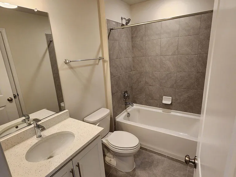 429 Union St — Photo 15