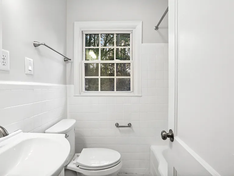 627 Scott Cir — Photo 13