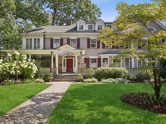 2nd image of 29 Hillcrest Rd