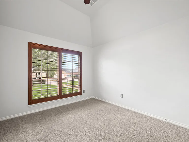 8725 Pikes Peak Rd — Photo 44