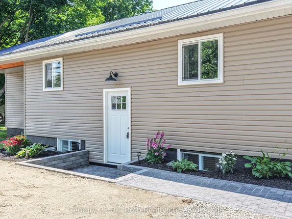 3332 Cleveland Ave, Severn, ON L3V 0V9