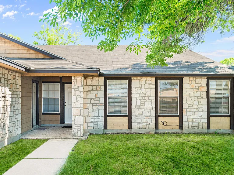 5202 Gawain Dr — Photo 4