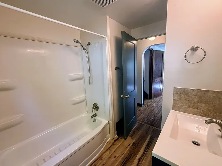 601 Melrose Pl NE — Photo 7