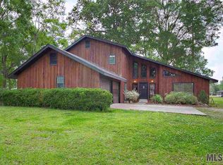 12462 Beco Rd, Saint Amant, LA 70774