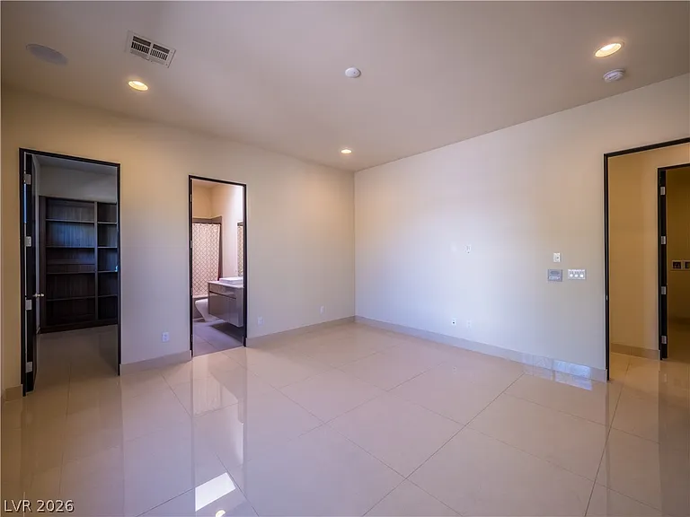 7447 Yonie Ct — Photo 37