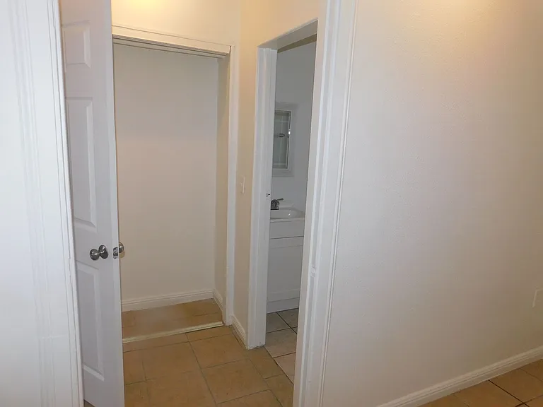 1007 C St #3 — Photo 15