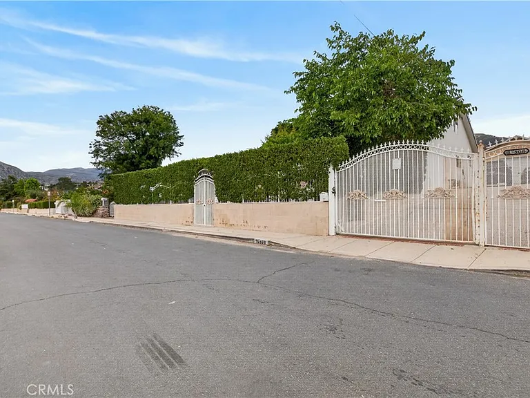 10510 Helendale Ave — Photo 56
