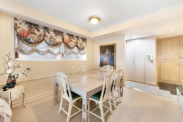 Sold by Compass | media 6