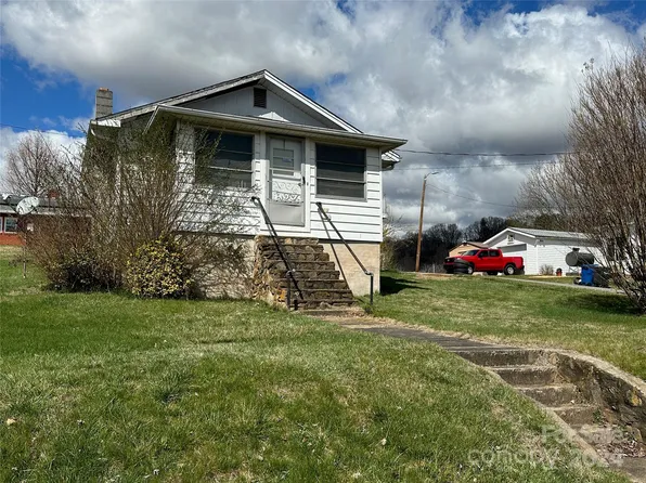 115 Elizabeth St, Canton, NC 28716