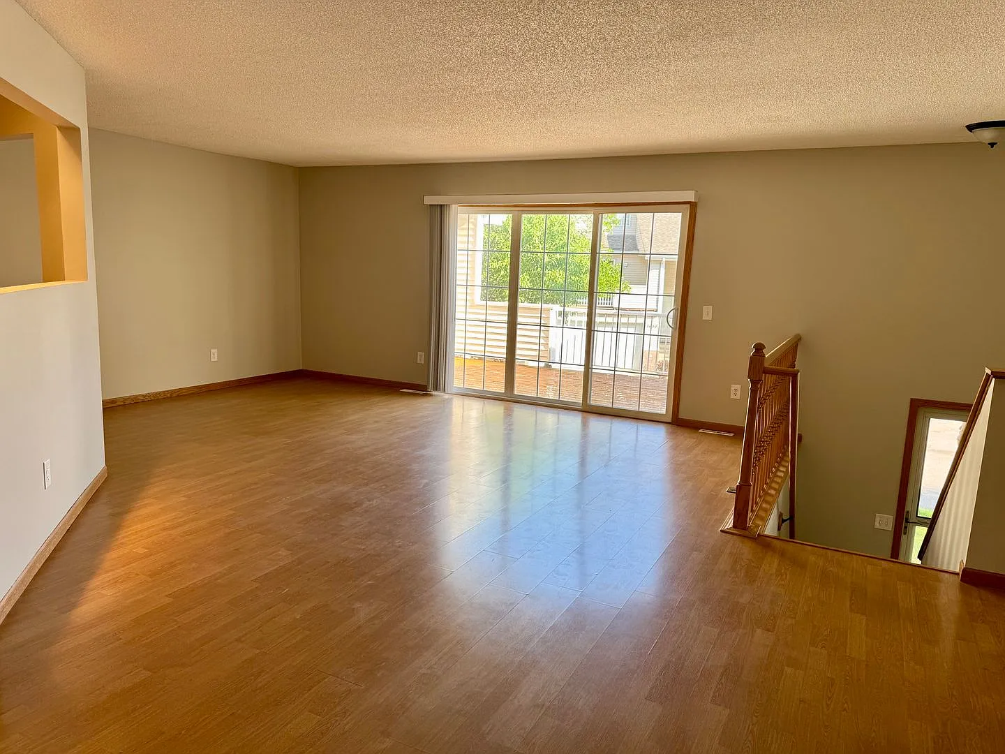 Charming 2 Bedroom Townhome for Rent in Chanhassen!! Available Oct 1 — Photo 3