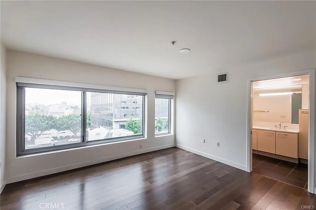 2 bed, 1270 sqft, $4,100 — Photo 1
