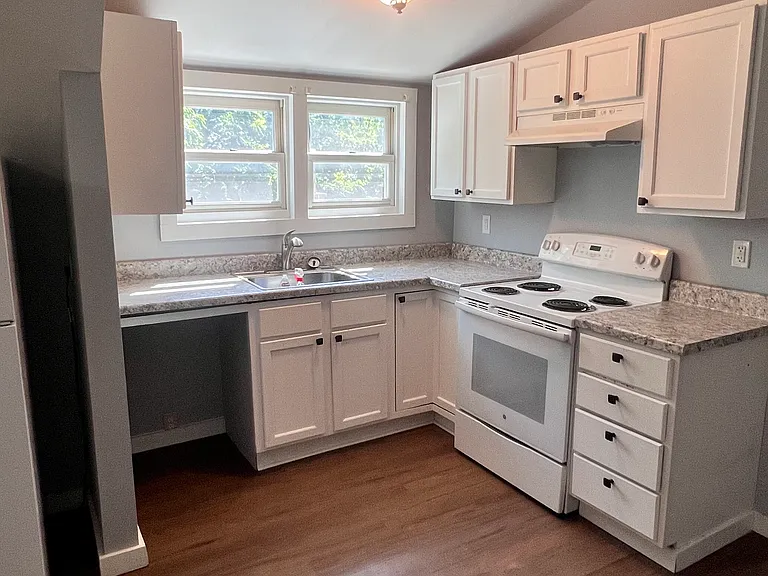 655 Chestnut St #3 — Photo 5