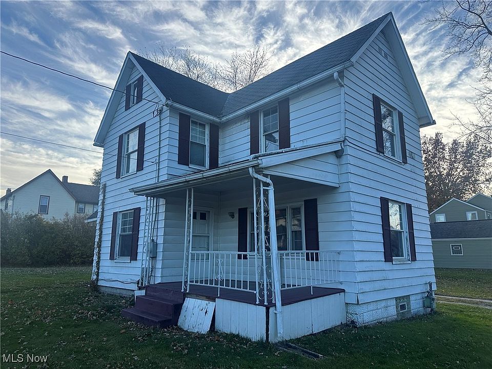 1st image of 133 Cedar St N