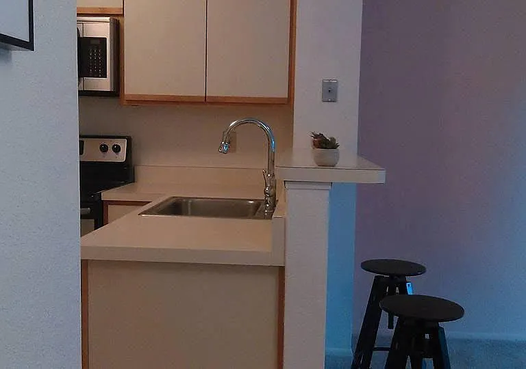 Kitchen , breakfast bar