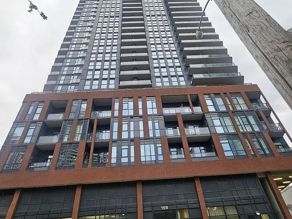 159 Wellesley St E #1009